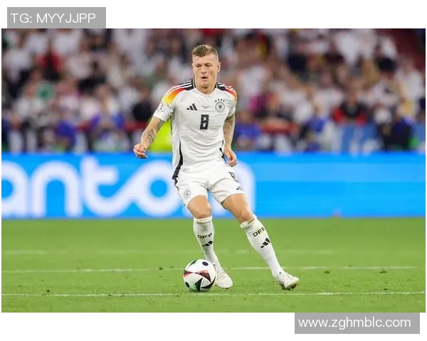 全球足球巨星前十强风采展示引领足坛未来发展趋势